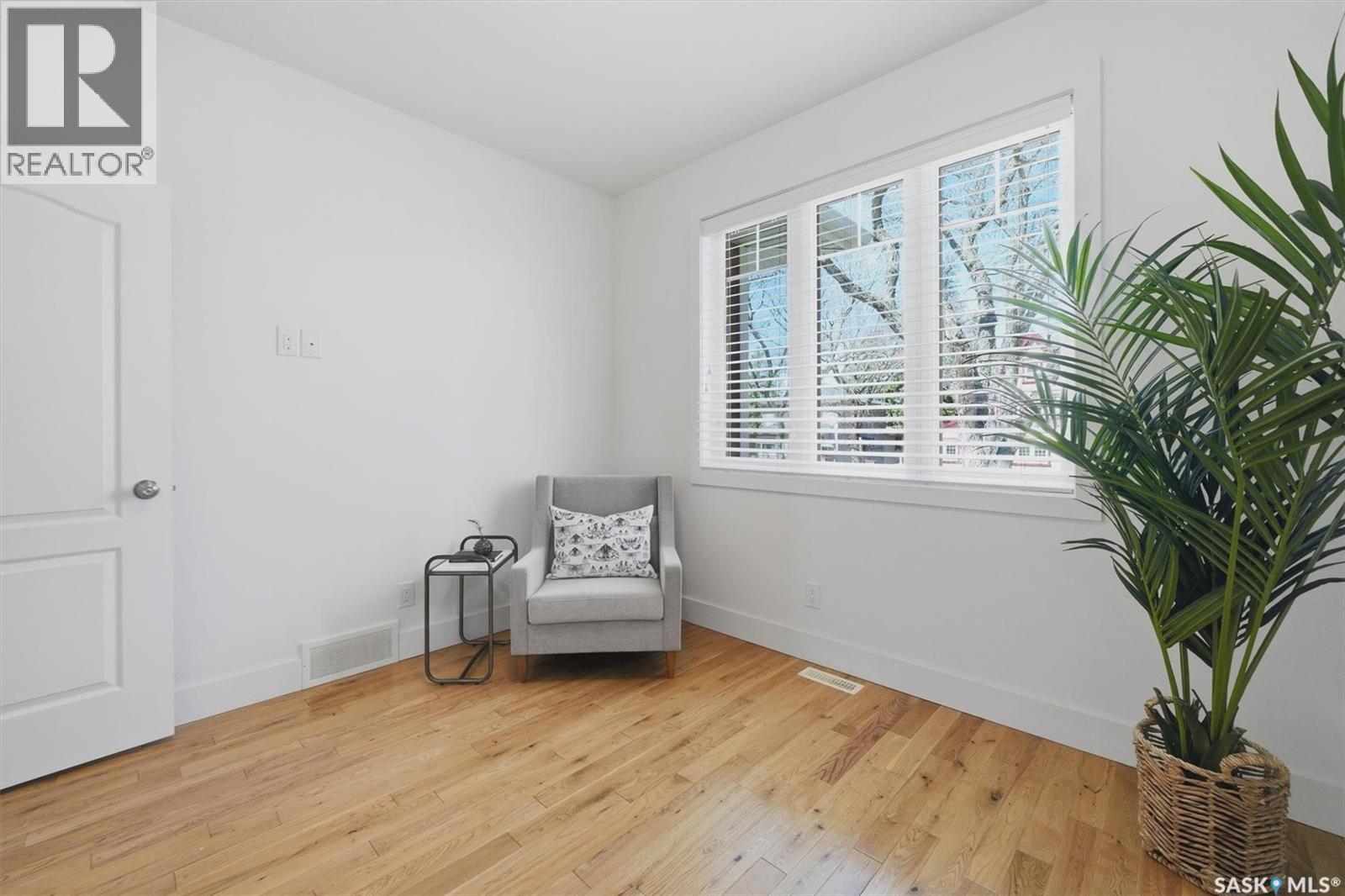 1024 Temperance Street, Saskatoon, SK - Indoor