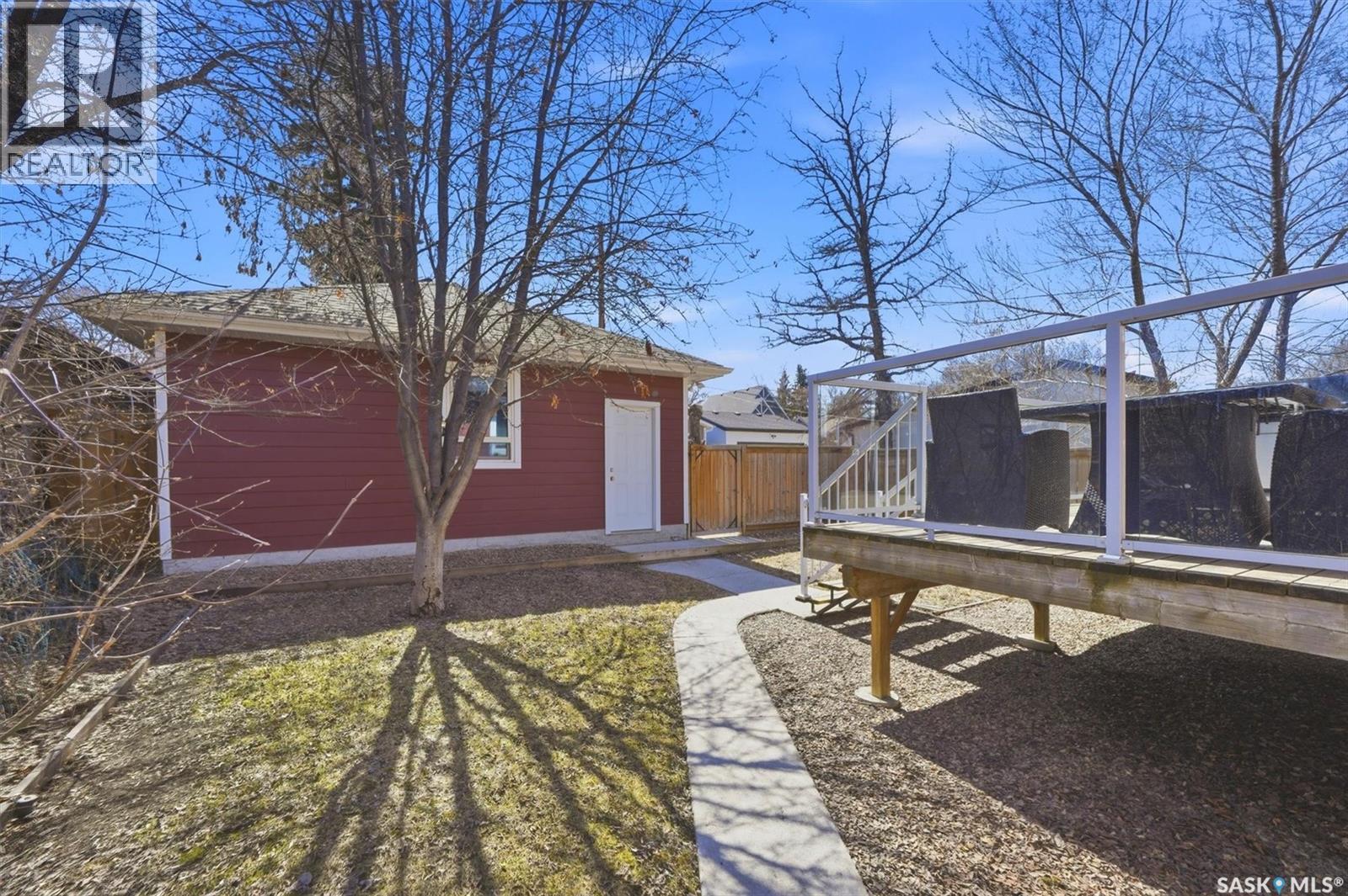 1024 Temperance Street, Saskatoon, SK - Outdoor