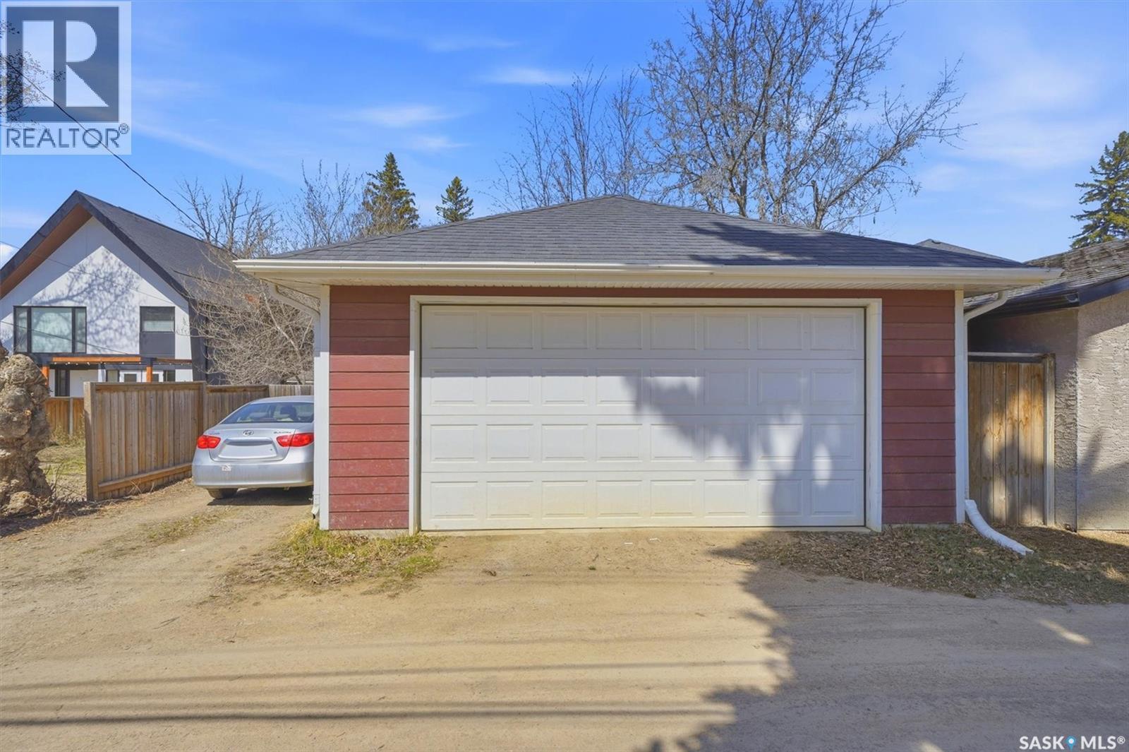 1024 Temperance Street, Saskatoon, SK - Outdoor