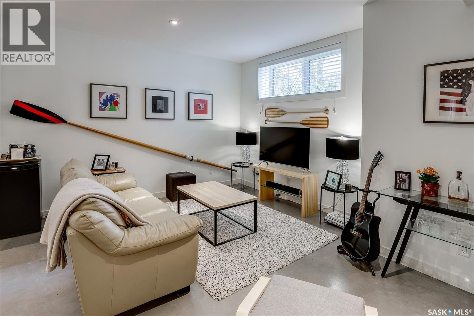 1024 Temperance Street, Saskatoon, SK - Indoor