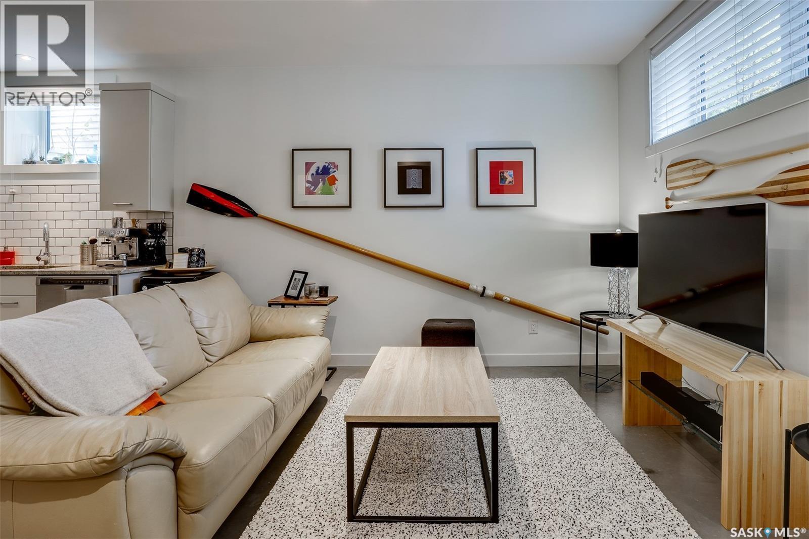 1024 Temperance Street, Saskatoon, SK - Indoor