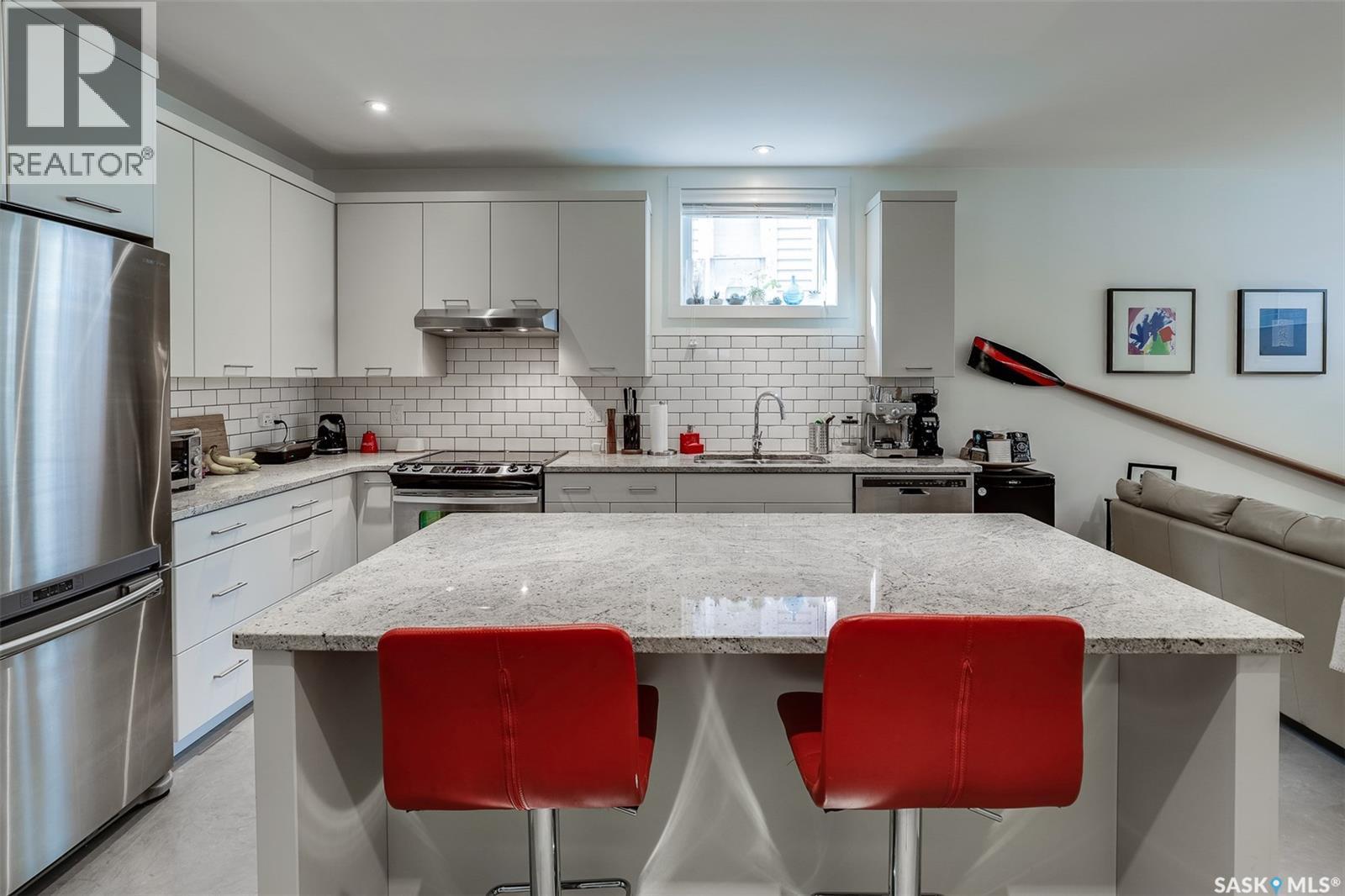 1024 Temperance Street, Saskatoon, SK - Indoor Photo Showing Kitchen With Stainless Steel Kitchen With Upgraded Kitchen