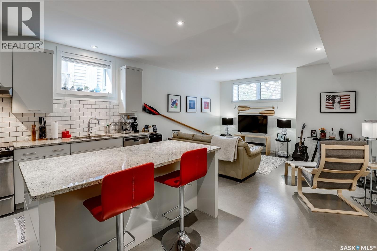 1024 Temperance Street, Saskatoon, SK - Indoor