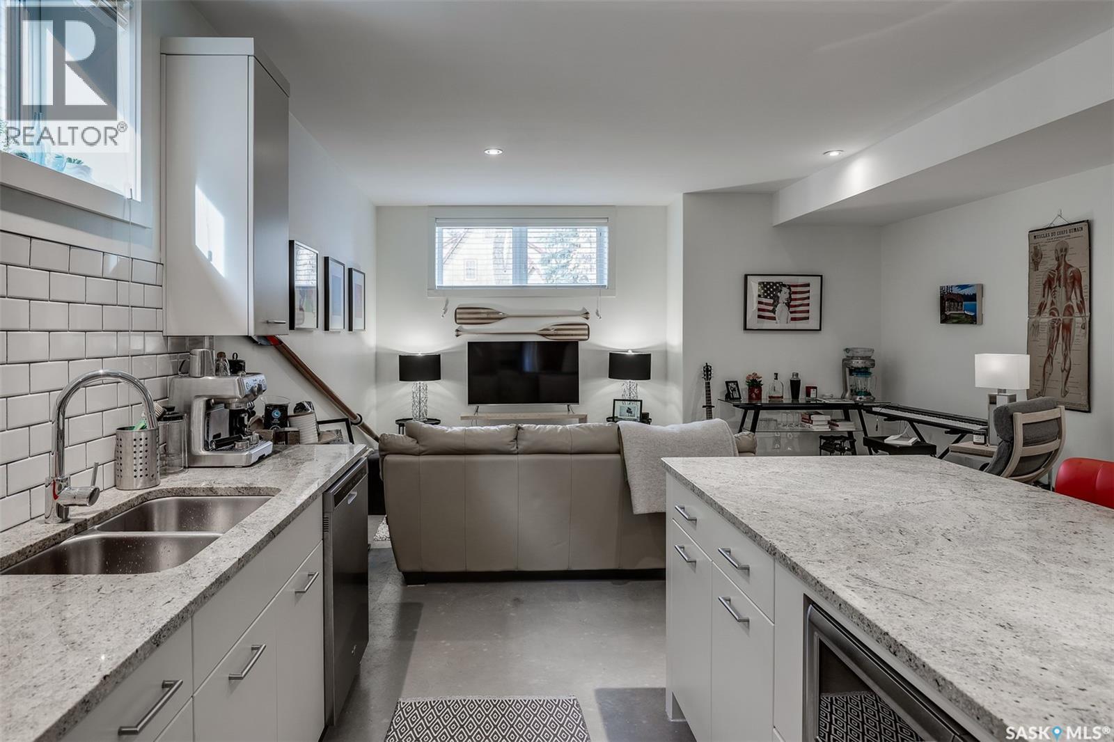 1024 Temperance Street, Saskatoon, SK - Indoor Photo Showing Other Room
