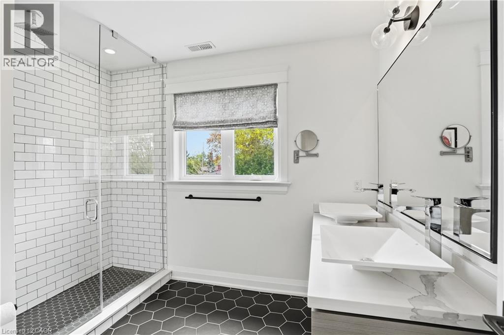735 George Street, Burlington, ON