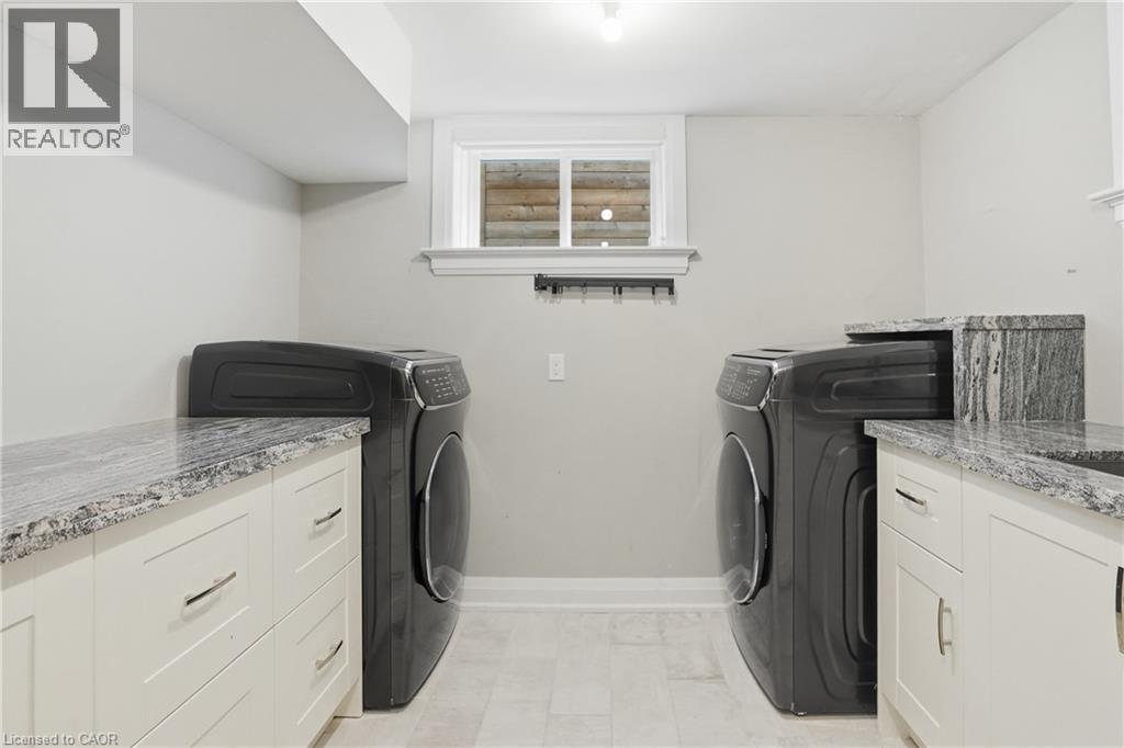 735 George Street, Burlington, ON