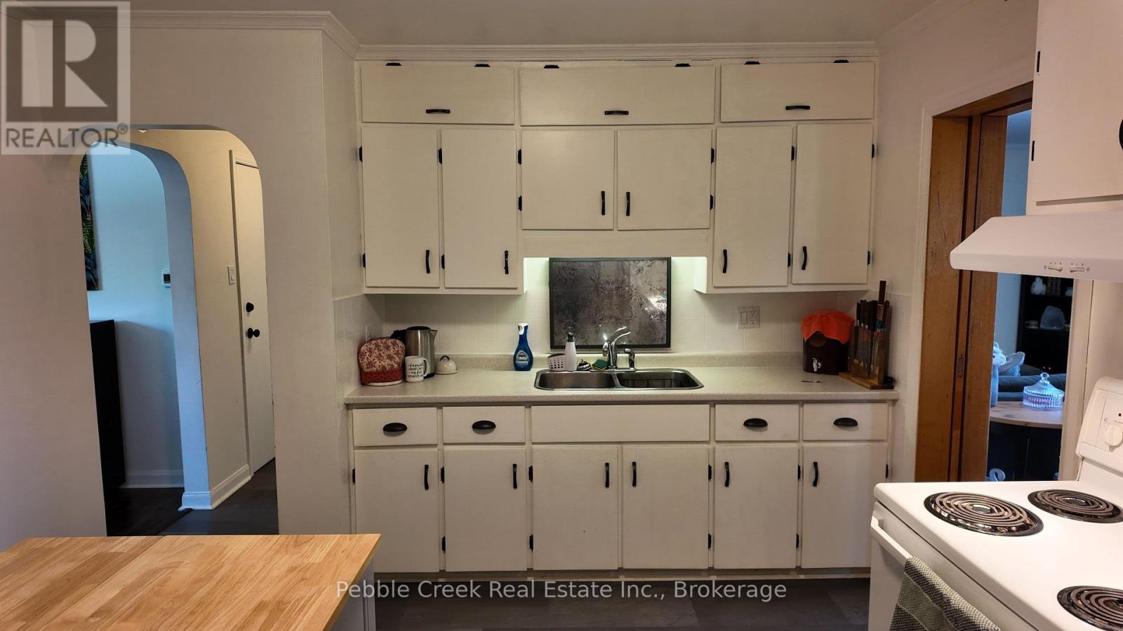Kitchen - 145 Elizabeth Street, Goderich (Goderich (Town)), ON - Indoor Photo Showing Kitchen With Double Sink