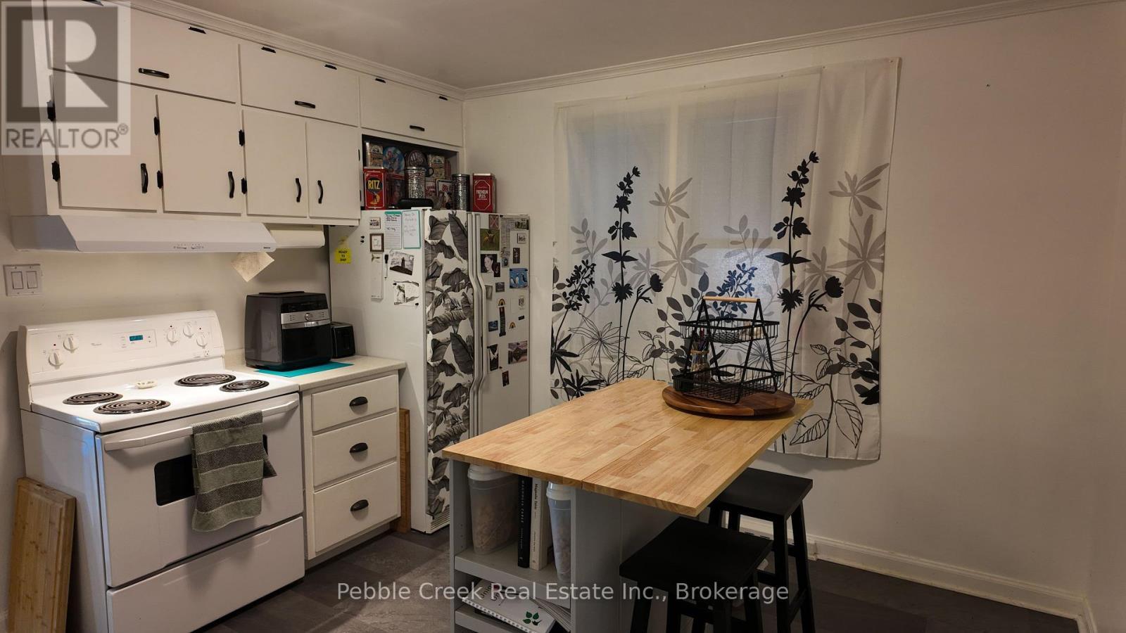Kitchen - 145 Elizabeth Street, Goderich (Goderich (Town)), ON - Indoor Photo Showing Kitchen