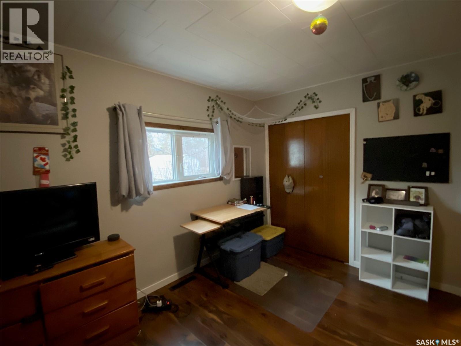 515 Springs Avenue, Springside, SK - Indoor