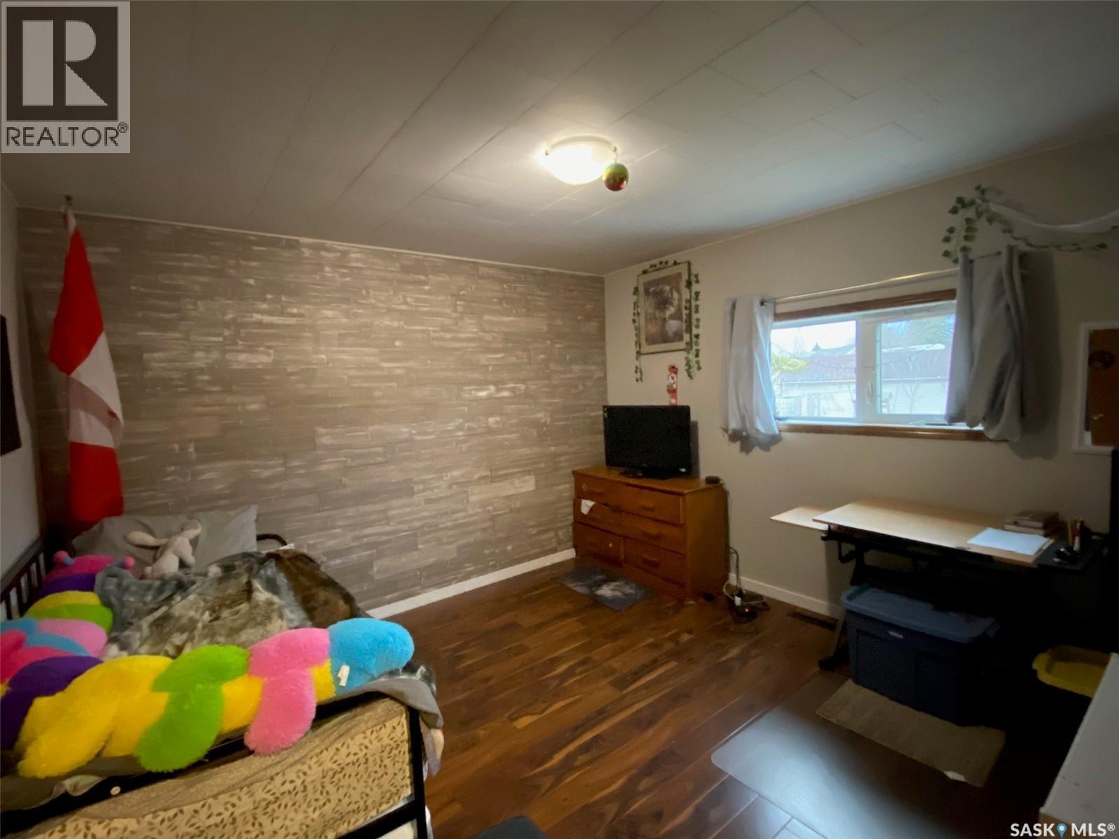 515 Springs Avenue, Springside, SK - Indoor