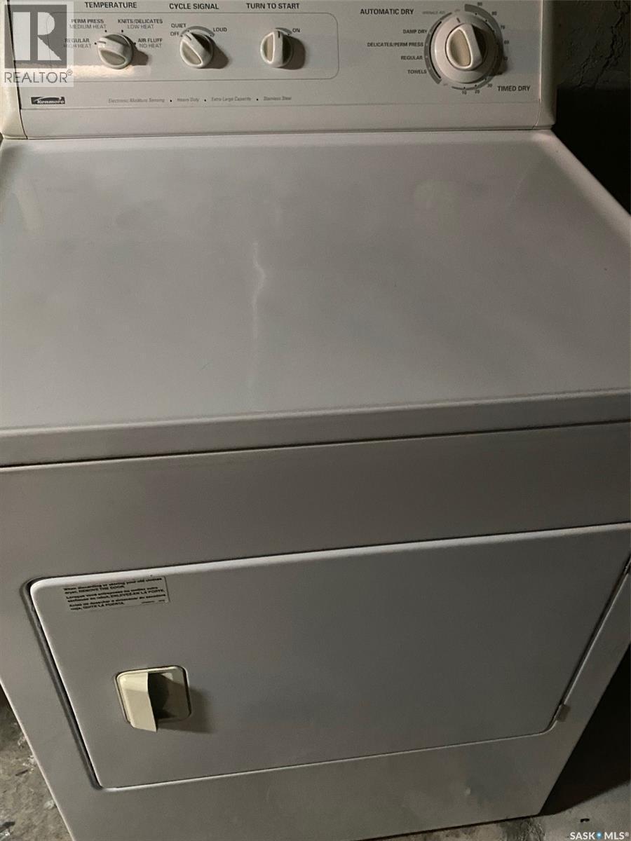 515 Springs Avenue, Springside, SK - Indoor Photo Showing Laundry Room