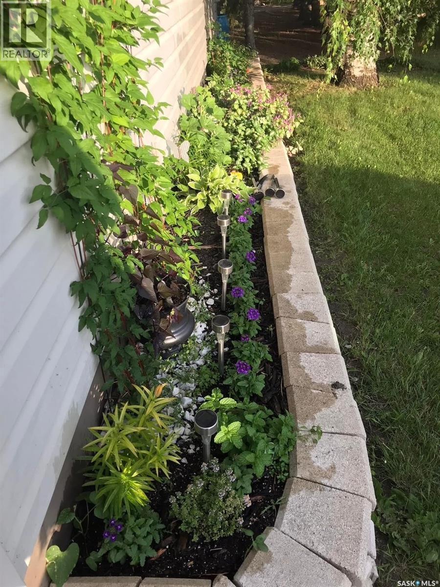 515 Springs Avenue, Springside, SK - Outdoor