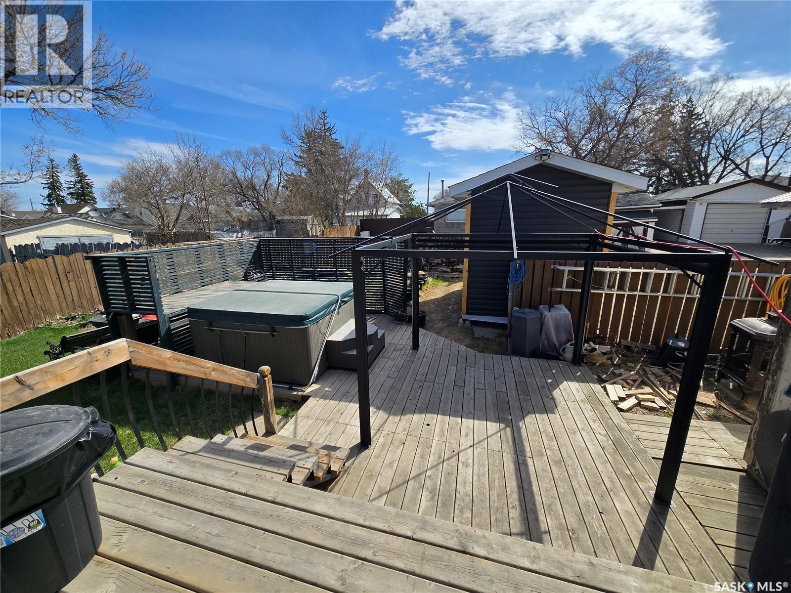41 7Th Avenue Ne, Swift Current, SK - Outdoor With Deck Patio Veranda With Exterior