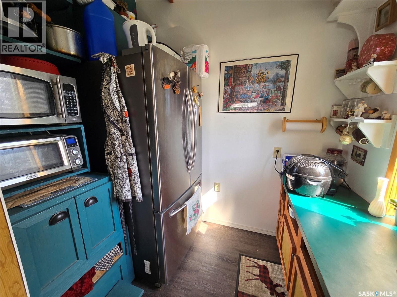 41 7Th Avenue Ne, Swift Current, SK - Indoor Photo Showing Kitchen