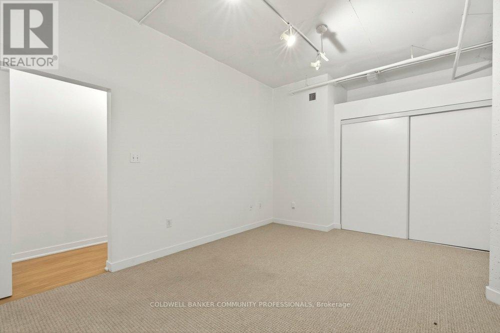 120 Jackson Street W, Hamilton, ON - Indoor Photo Showing Other Room