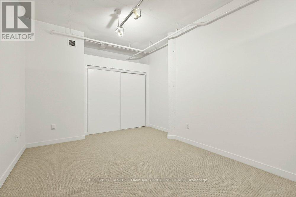 120 Jackson Street W, Hamilton, ON - Indoor Photo Showing Other Room