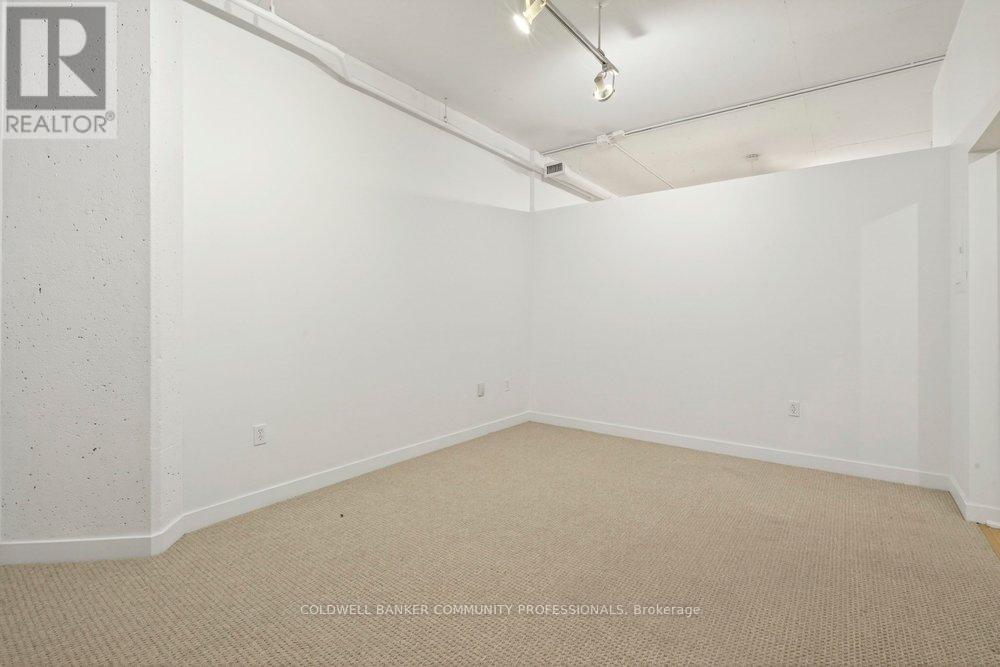 120 Jackson Street W, Hamilton, ON - Indoor