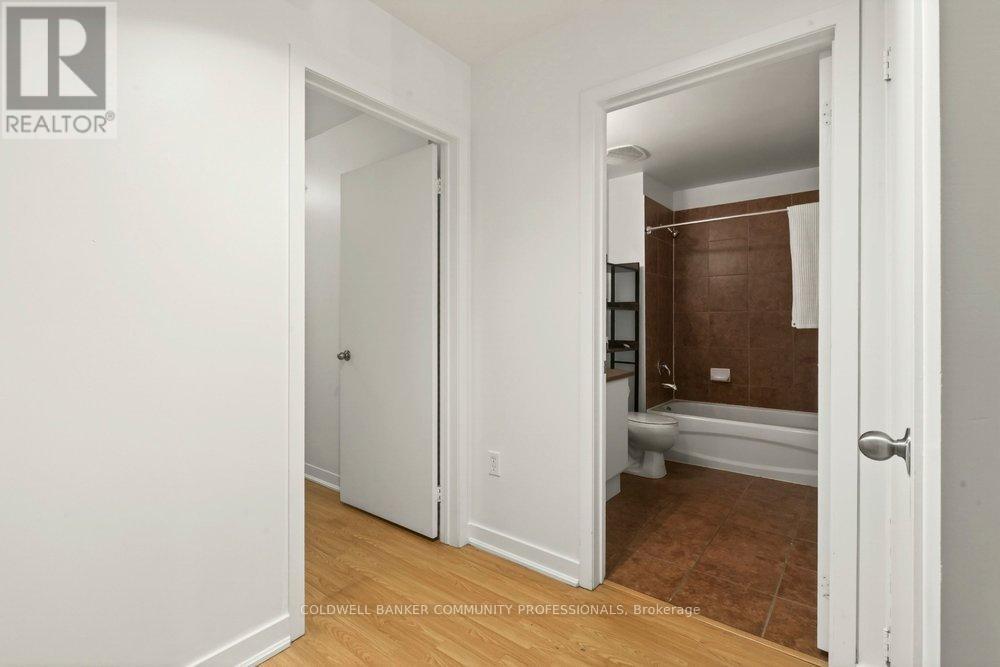 120 Jackson Street W, Hamilton, ON - Indoor Photo Showing Other Room