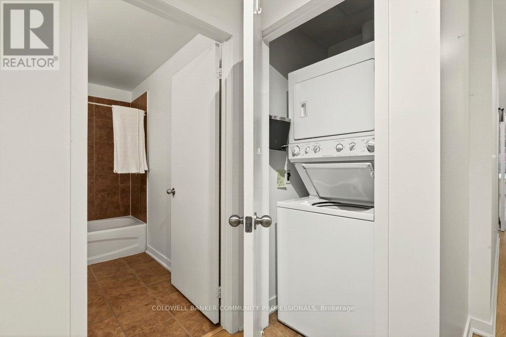 120 Jackson Street W, Hamilton, ON - Indoor Photo Showing Laundry Room