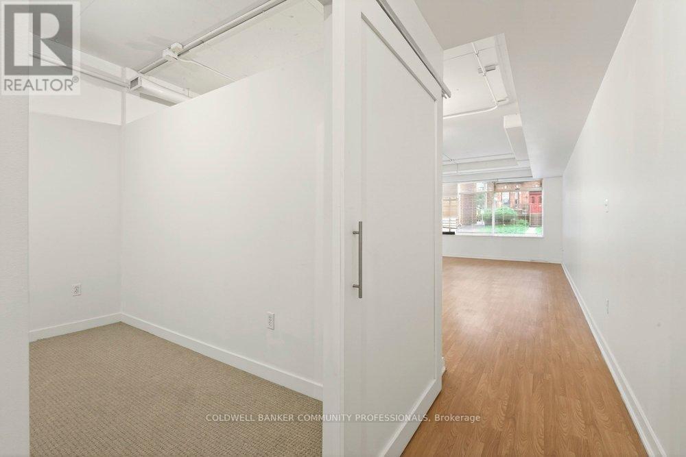 120 Jackson Street W, Hamilton, ON - Indoor Photo Showing Other Room