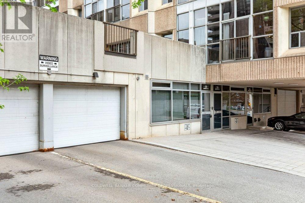 120 Jackson Street W, Hamilton, ON - Outdoor With Exterior