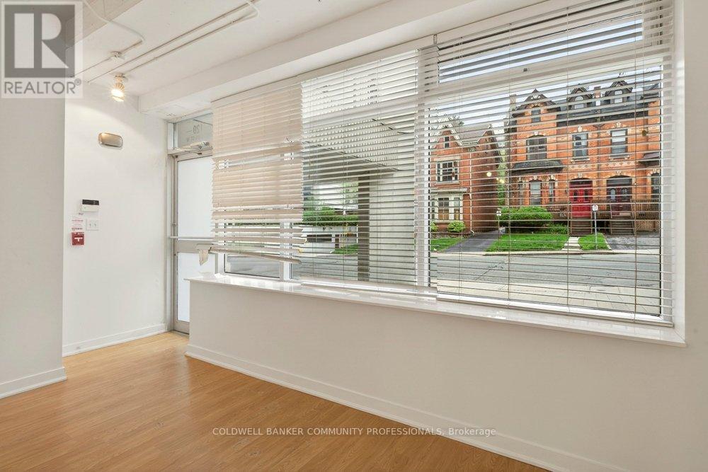 120 Jackson Street W, Hamilton, ON - Indoor Photo Showing Other Room