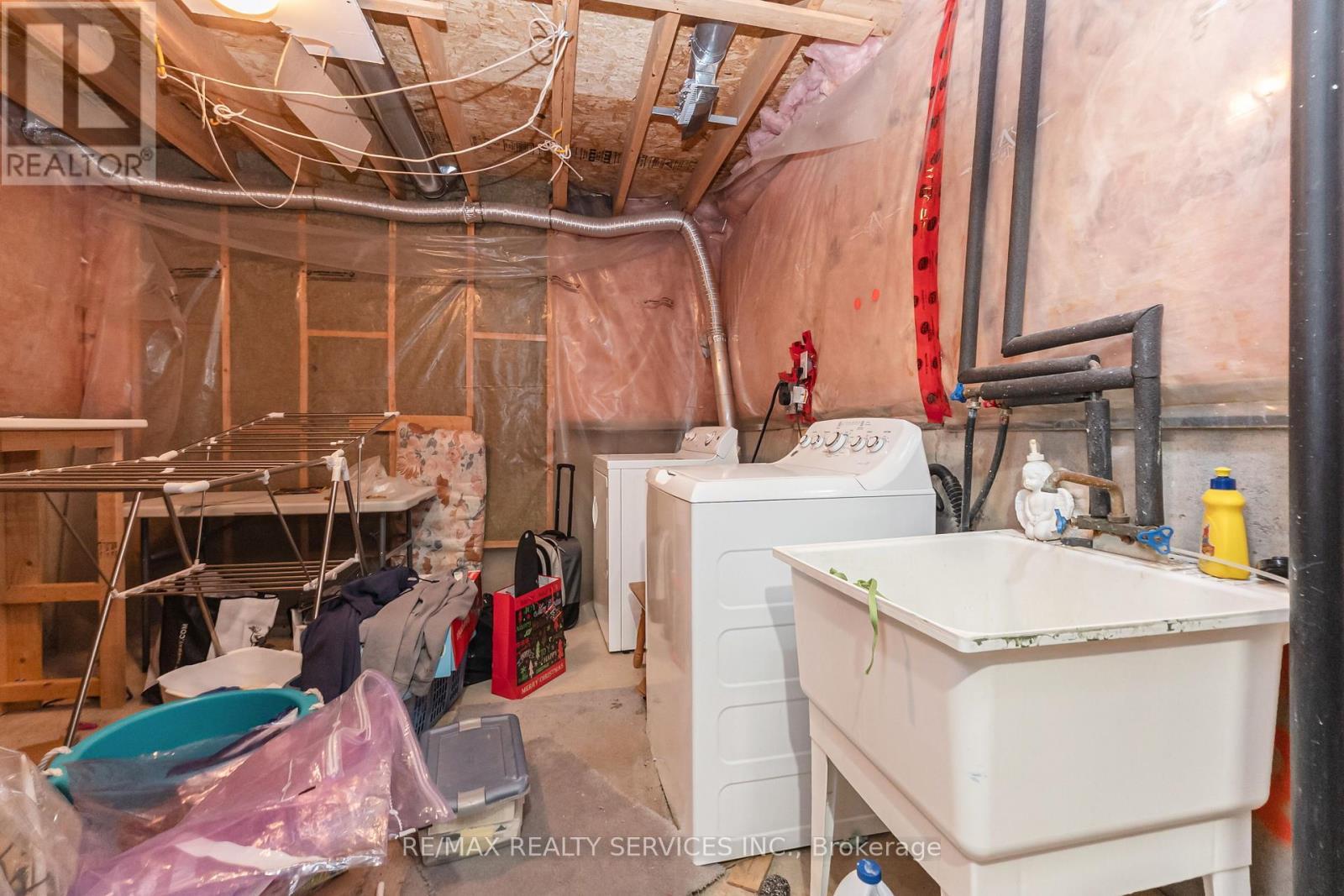 3 Springhurst Avenue, Brampton, ON - Indoor Photo Showing Laundry Room