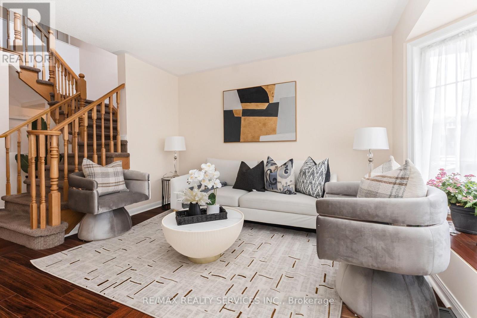 3 Springhurst Avenue, Brampton, ON - Indoor Photo Showing Living Room