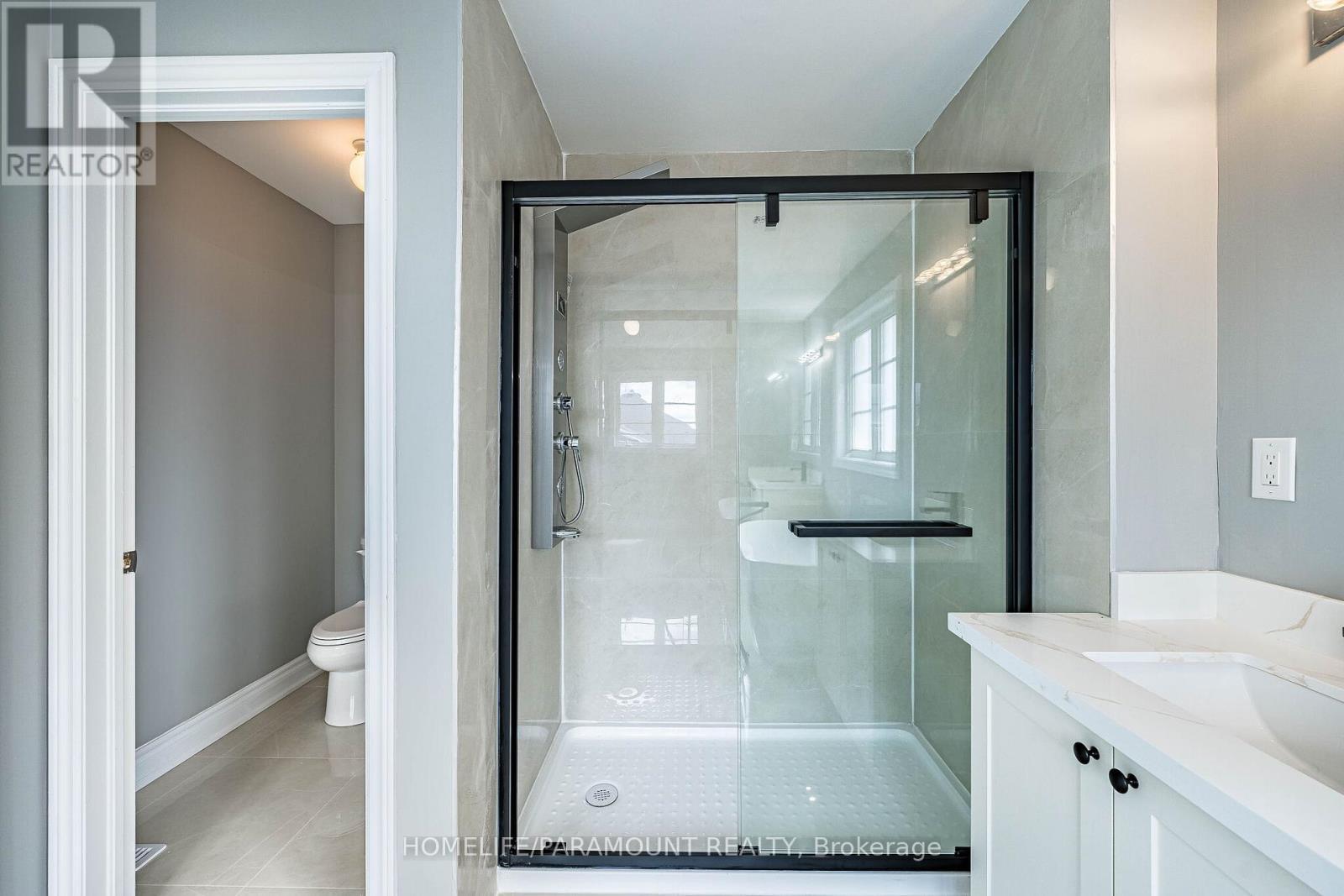 121 Highmark Drive, Vaughan, ON - Indoor Photo Showing Bathroom