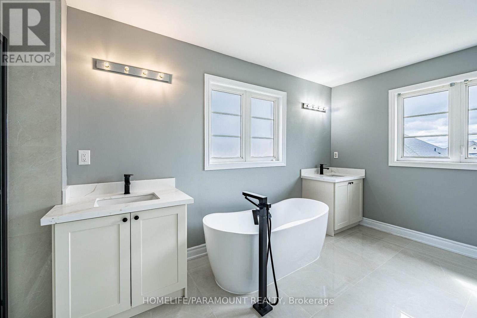 121 Highmark Drive, Vaughan, ON - Indoor Photo Showing Bathroom