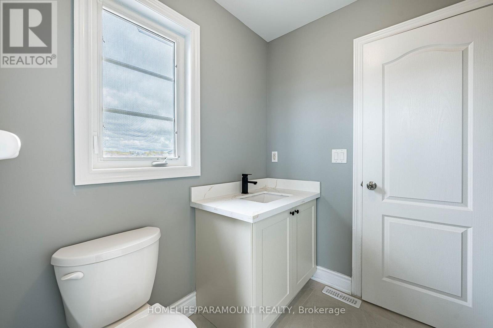 121 Highmark Drive, Vaughan, ON - Indoor Photo Showing Bathroom
