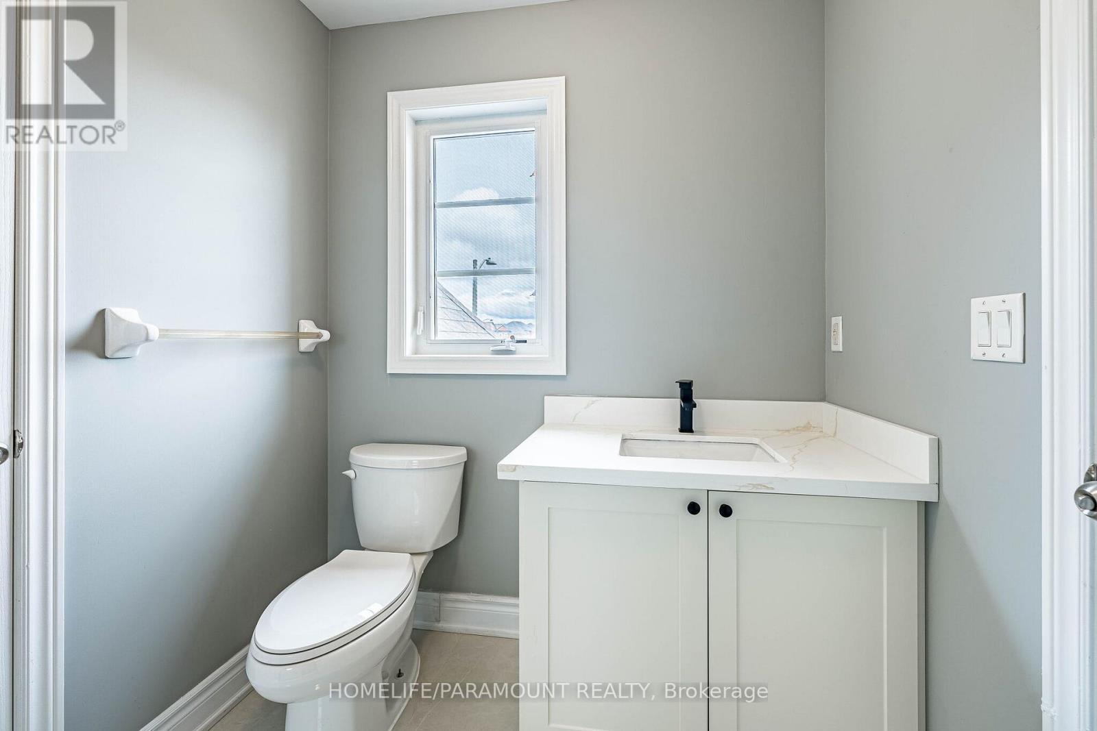 121 Highmark Drive, Vaughan, ON - Indoor Photo Showing Bathroom