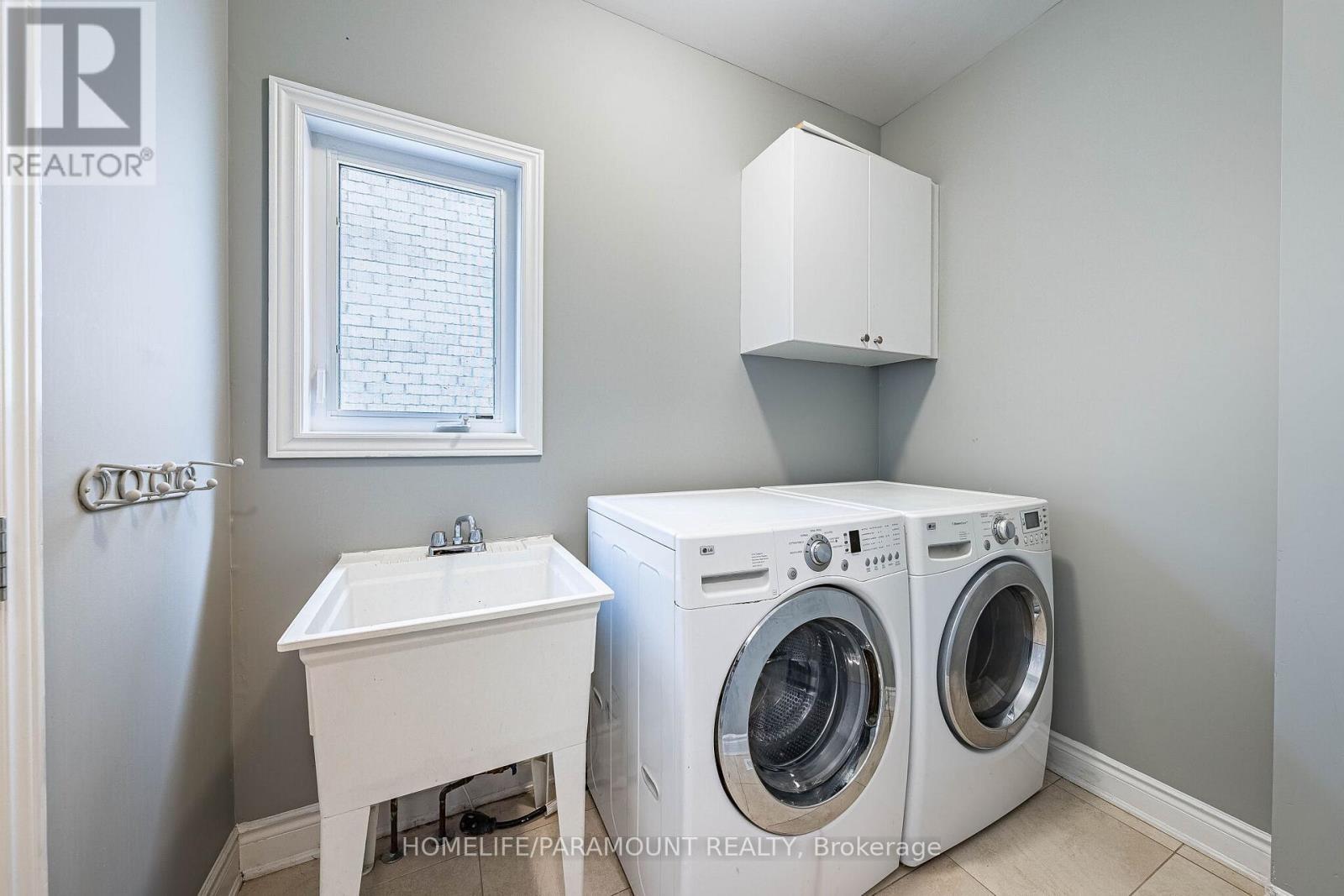 121 Highmark Drive, Vaughan, ON - Indoor Photo Showing Laundry Room
