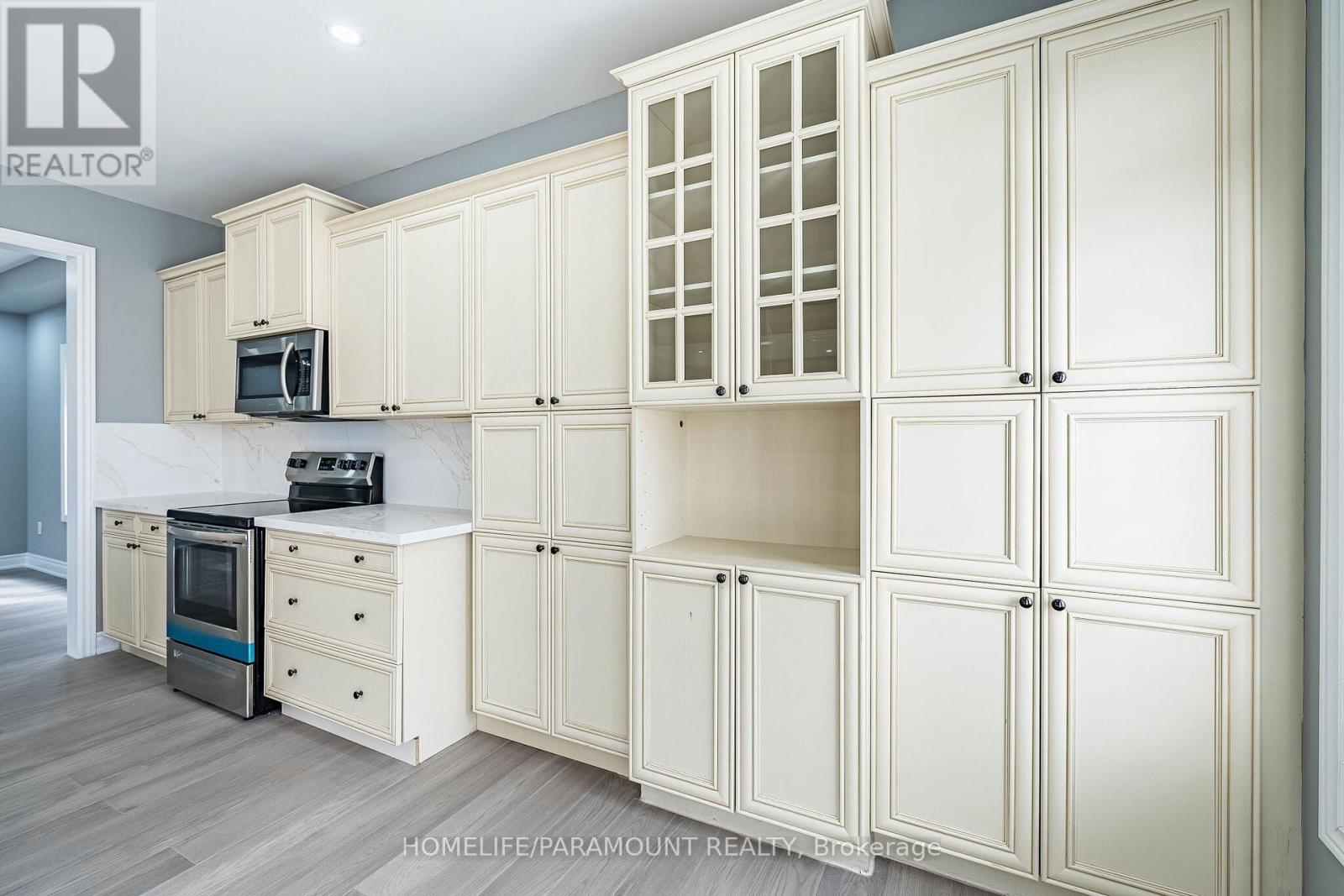 121 Highmark Drive, Vaughan, ON - Indoor Photo Showing Kitchen