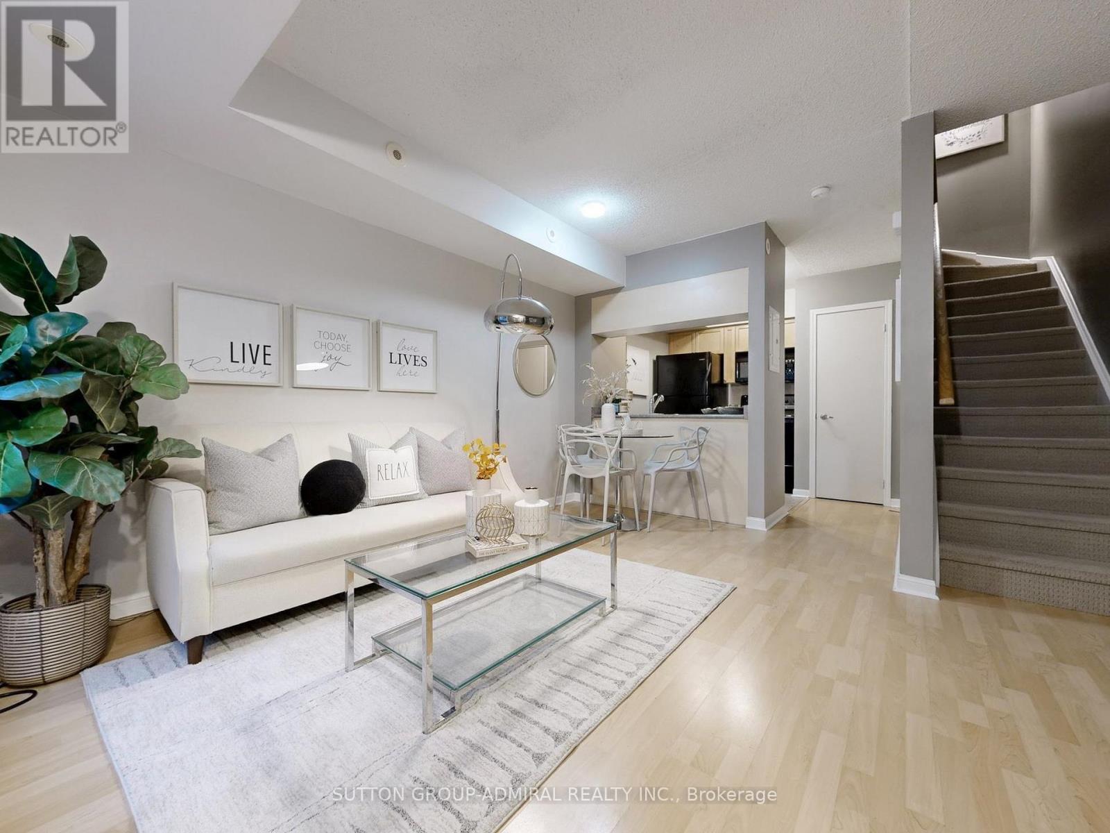 516 - 3 Everson Drive, Toronto, ON - Indoor Photo Showing Living Room