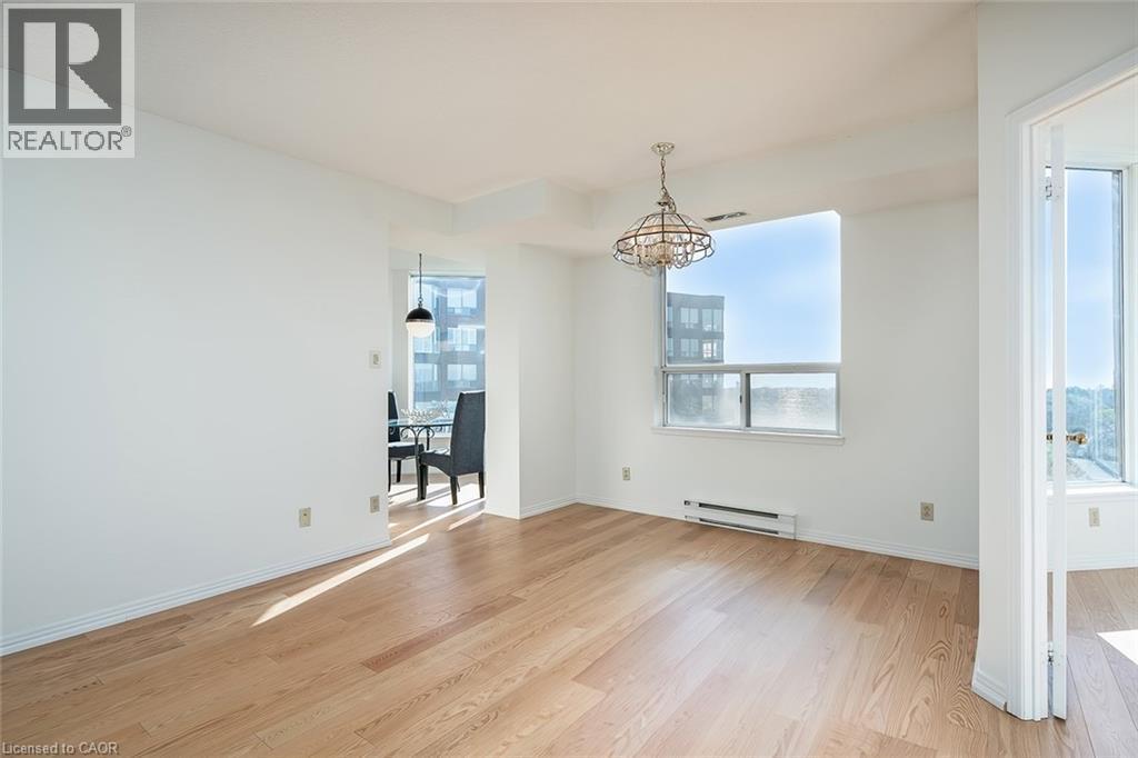 1901 Pilgrims Way Unit# 706, Oakville, ON - Indoor Photo Showing Other Room
