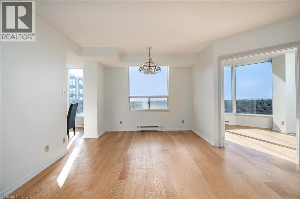 1901 Pilgrims Way Unit# 706, Oakville, ON - Indoor Photo Showing Other Room