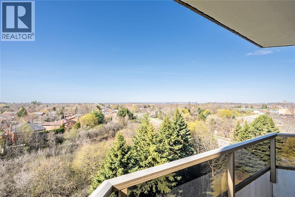 1901 Pilgrims Way Unit# 706, Oakville, ON - Outdoor With Balcony With View