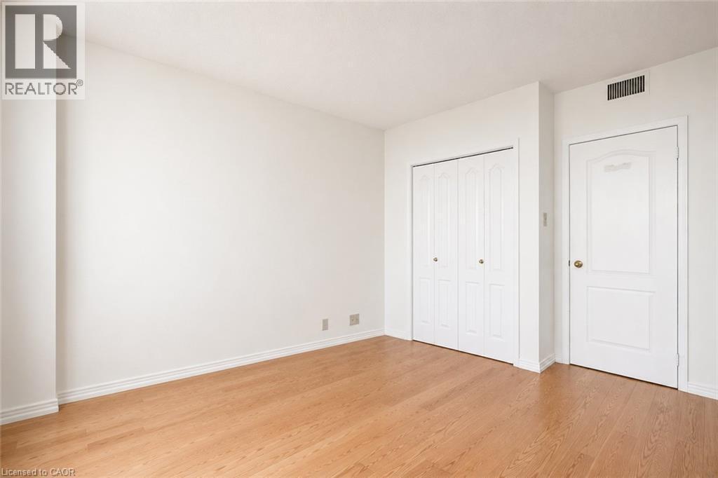1901 Pilgrims Way Unit# 706, Oakville, ON - Indoor Photo Showing Other Room