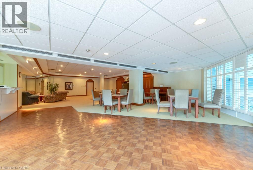 1901 Pilgrims Way Unit# 706, Oakville, ON - Indoor Photo Showing Other Room