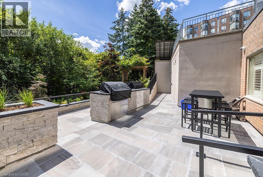 1901 Pilgrims Way Unit# 706, Oakville, ON - Outdoor