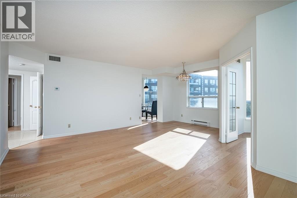 1901 Pilgrims Way Unit# 706, Oakville, ON - Indoor Photo Showing Other Room