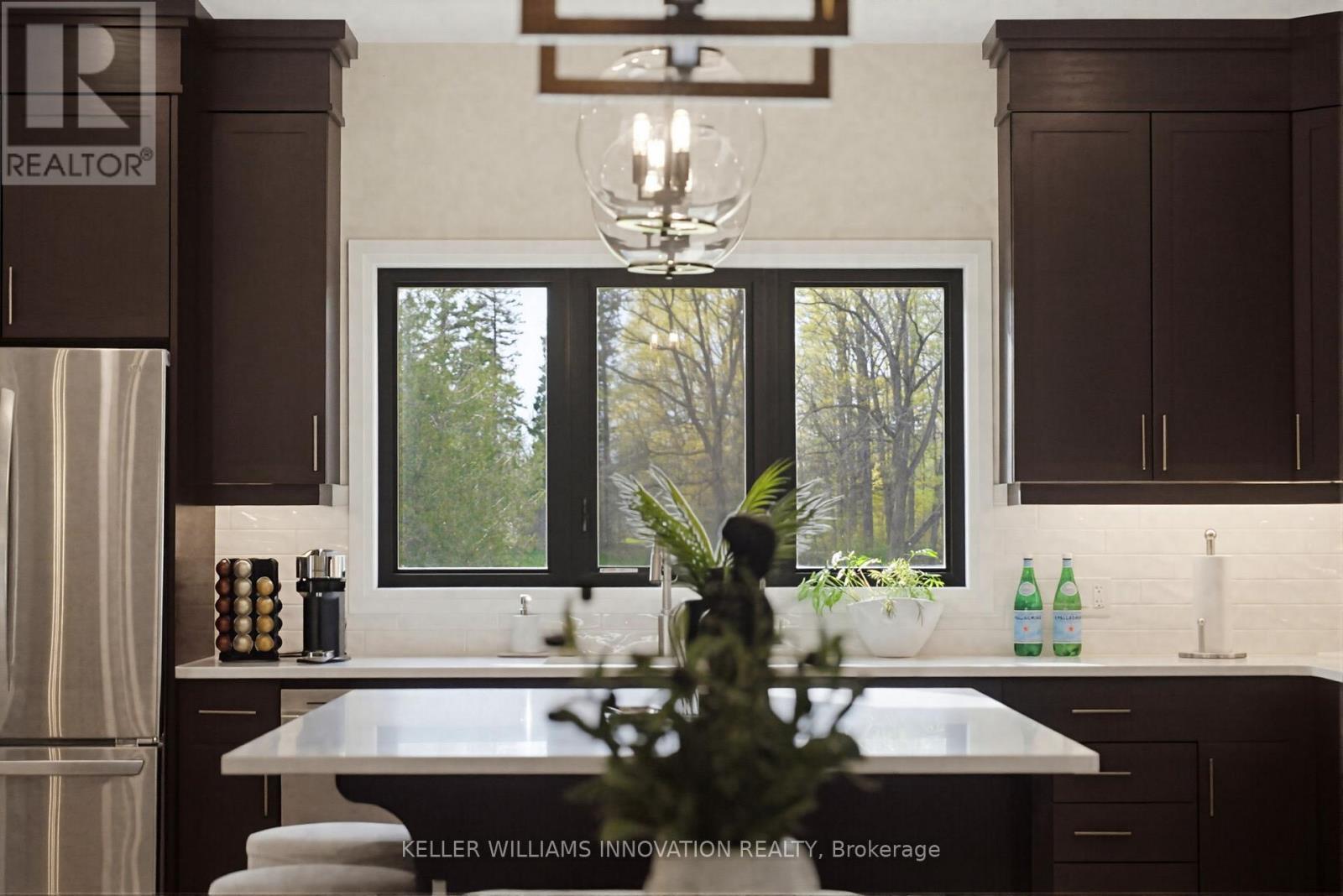 37 Gilmer Crescent, North Perth, ON - Indoor Photo Showing Kitchen With Upgraded Kitchen