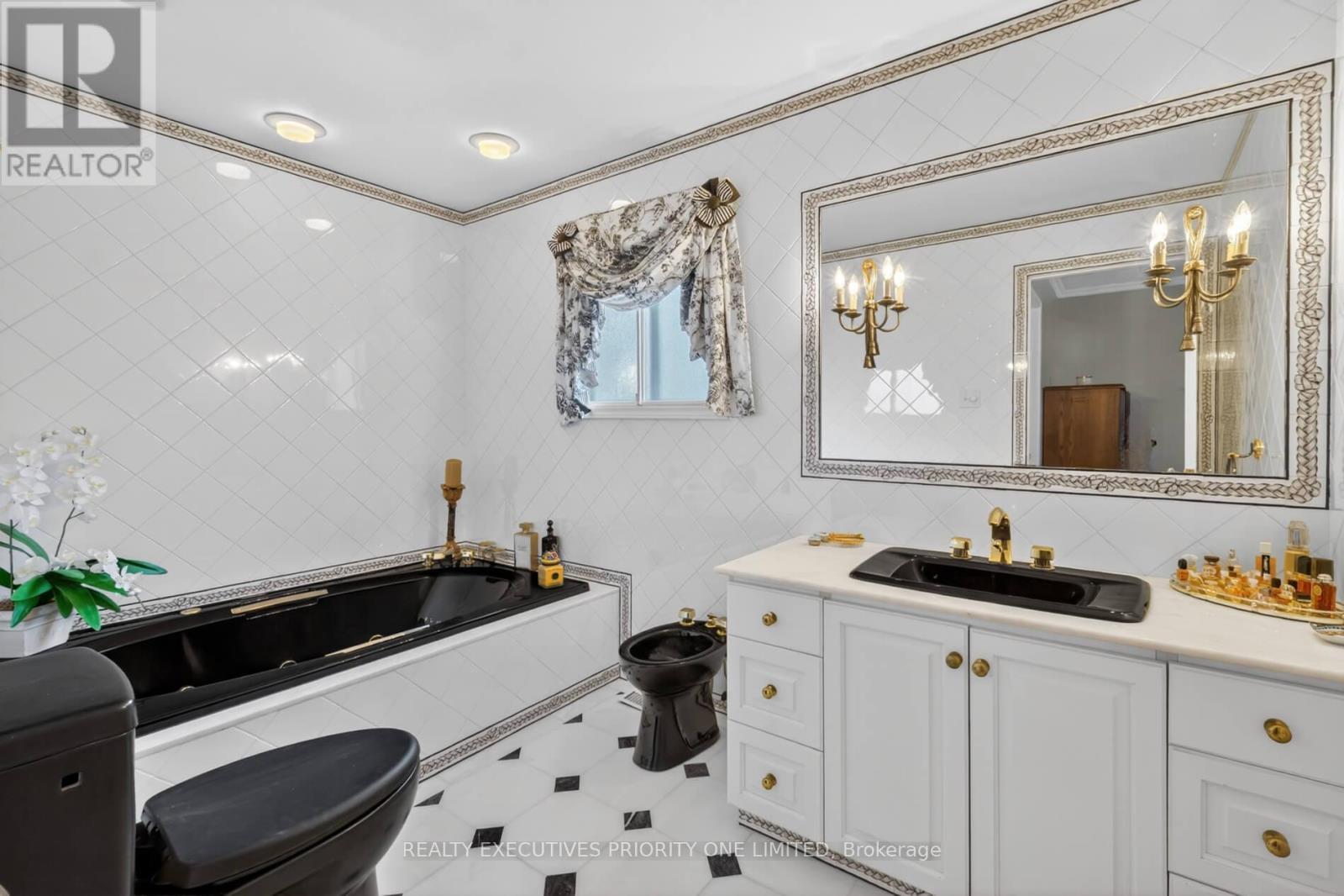 1149 Spragg Court, Mississauga, ON - Indoor