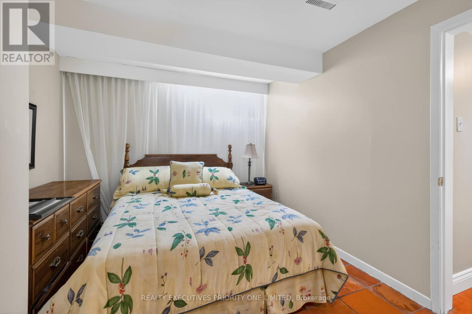 1149 Spragg Court, Mississauga, ON - Indoor Photo Showing Bedroom