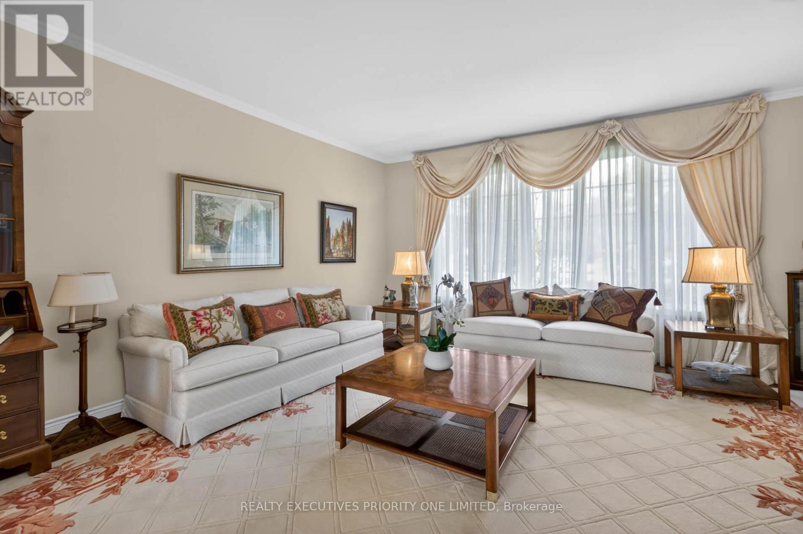 1149 Spragg Court, Mississauga, ON - Indoor Photo Showing Living Room