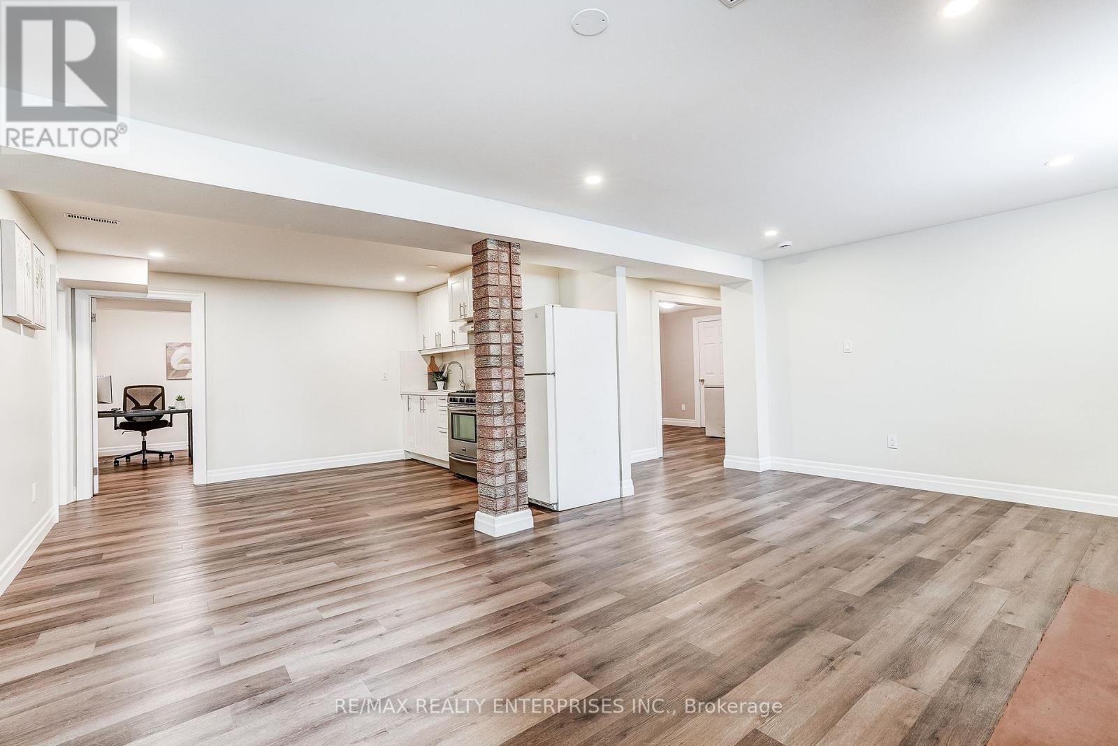 1264 Kane Road, Mississauga, ON - Indoor With Fireplace