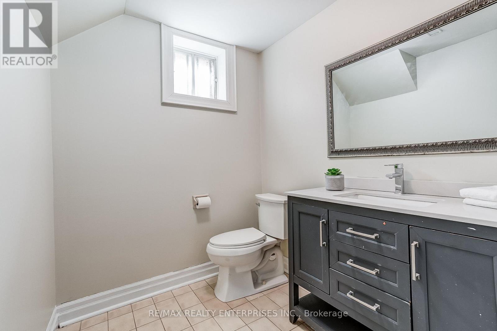 1264 Kane Road, Mississauga, ON - Indoor Photo Showing Laundry Room
