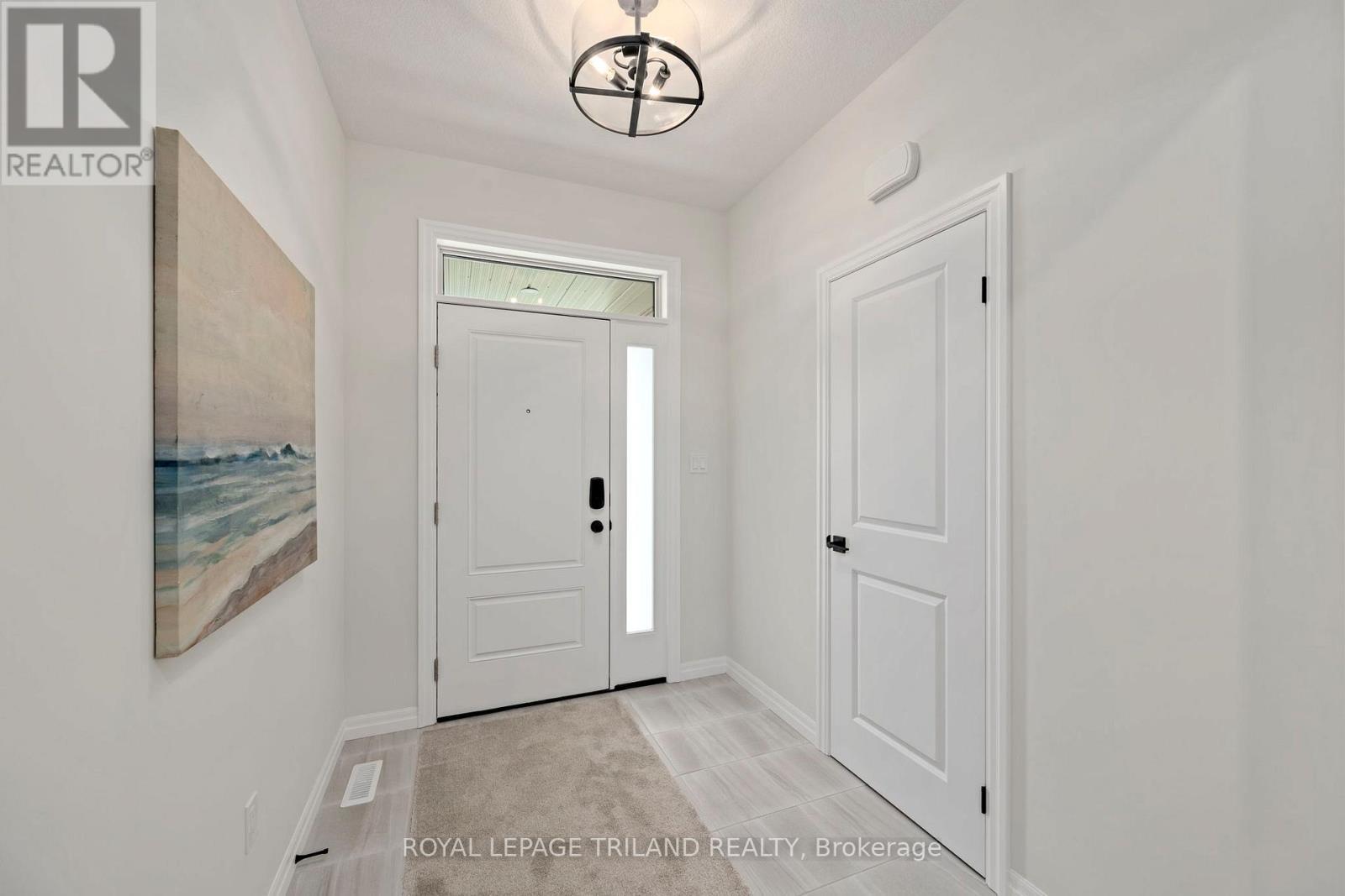 2 Evylean Court, St. Thomas, ON - Indoor Photo Showing Other Room