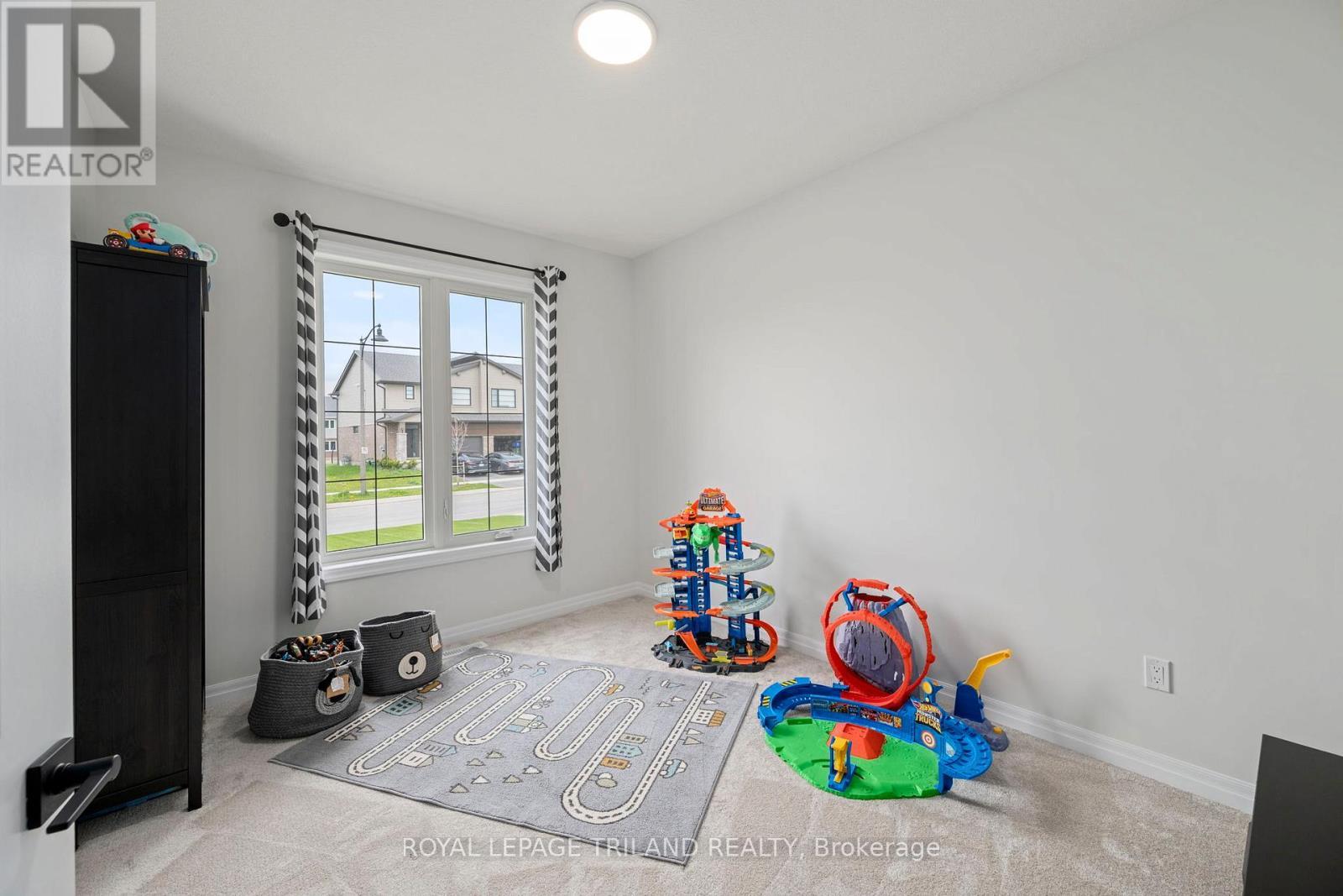 2 Evylean Court, St. Thomas, ON - Indoor Photo Showing Other Room